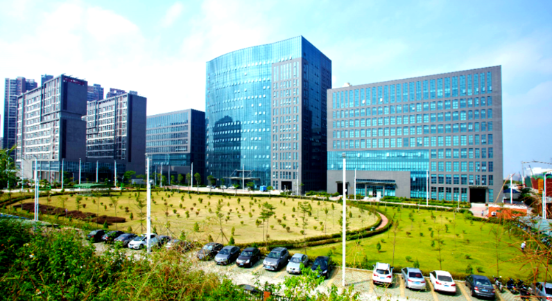 微盟汇建站解析：企业网站建设中的响应式技术应用与适配标准